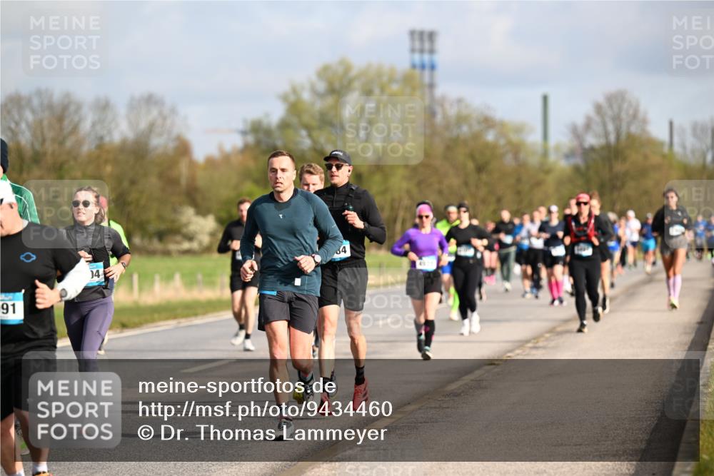12.04.2026 - 45. Internationalen Wilhelmsburger Insellauf Dr. Thomas Lammeyer http://msf.ph/oto/9434460 12.04.2026 09:21:18 Laufen 91, 04, 84 meine-sportfotos.de