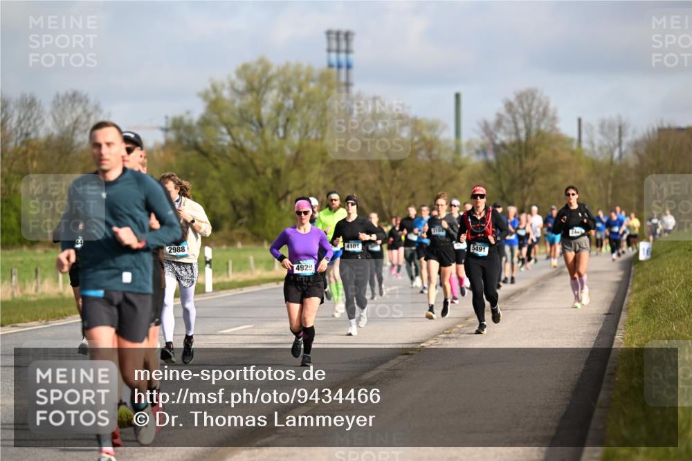 12.04.2026 - 45. Internationalen Wilhelmsburger Insellauf Dr. Thomas Lammeyer http://msf.ph/oto/9434466 12.04.2026 09:21:19 Laufen 2988, 4929, 4101, 3103, 5491 meine-sportfotos.de