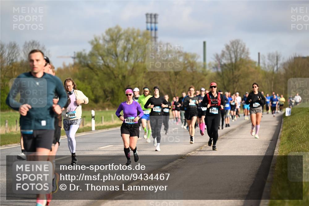 12.04.2026 - 45. Internationalen Wilhelmsburger Insellauf Dr. Thomas Lammeyer http://msf.ph/oto/9434467 12.04.2026 09:21:19 Laufen 2988, 4929, 143, 4101, 2440, 5491 meine-sportfotos.de