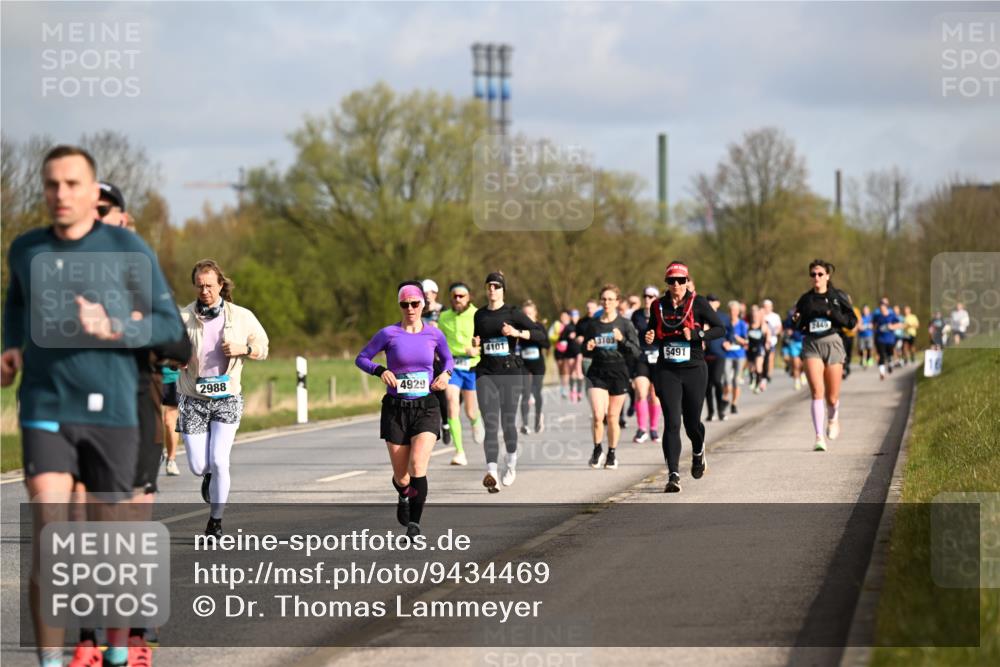 12.04.2026 - 45. Internationalen Wilhelmsburger Insellauf Dr. Thomas Lammeyer http://msf.ph/oto/9434469 12.04.2026 09:21:20 Laufen 2988, 4929, 4101, 3103, 2449, 5491 meine-sportfotos.de