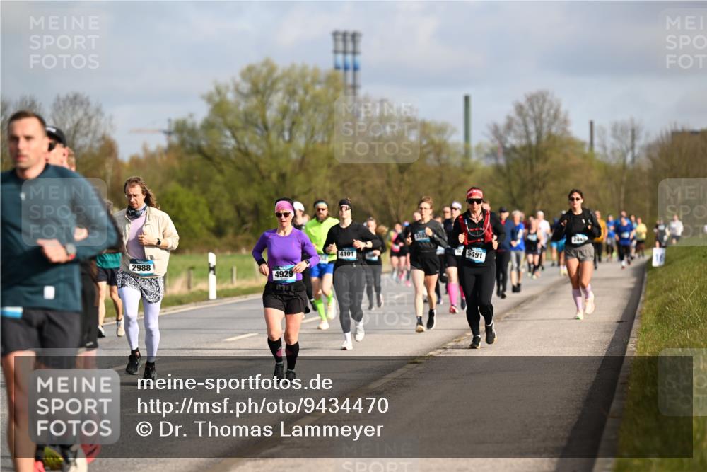 12.04.2026 - 45. Internationalen Wilhelmsburger Insellauf Dr. Thomas Lammeyer http://msf.ph/oto/9434470 12.04.2026 09:21:20 Laufen 2988, 4929, 4101, 3103, 244, 5491 meine-sportfotos.de