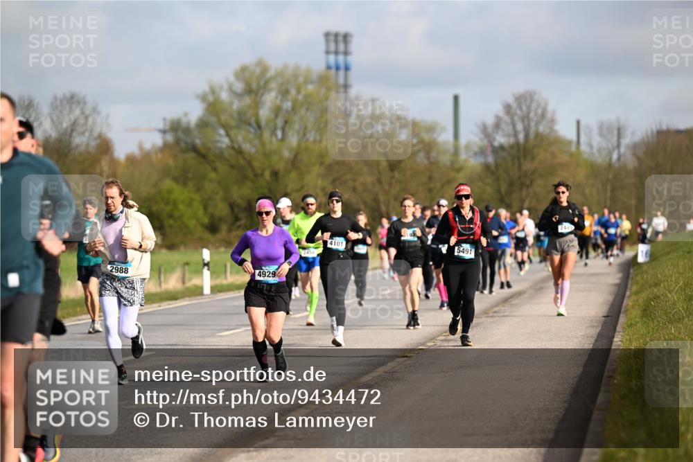 12.04.2026 - 45. Internationalen Wilhelmsburger Insellauf Dr. Thomas Lammeyer http://msf.ph/oto/9434472 12.04.2026 09:21:20 Laufen 2988, 4929, 2449, 4101, 5491 meine-sportfotos.de