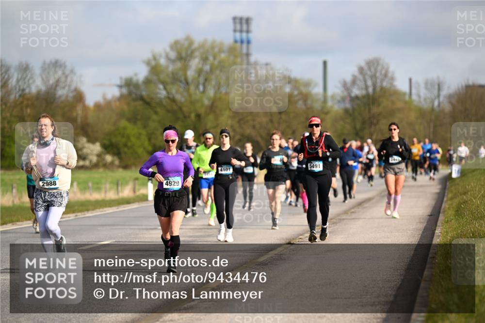 12.04.2026 - 45. Internationalen Wilhelmsburger Insellauf Dr. Thomas Lammeyer http://msf.ph/oto/9434476 12.04.2026 09:21:21 Laufen 2988, 4929, 4101, 5491 meine-sportfotos.de