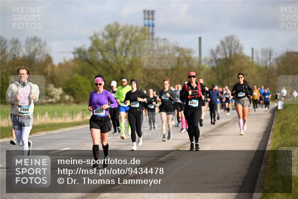 12.04.2026 - 45. Internationalen Wilhelmsburger Insellauf Dr. Thomas Lammeyer http://msf.ph/oto/9434478 12.04.2026 09:21:21 Laufen 2988, 4929, 4101, 5491 meine-sportfotos.de
