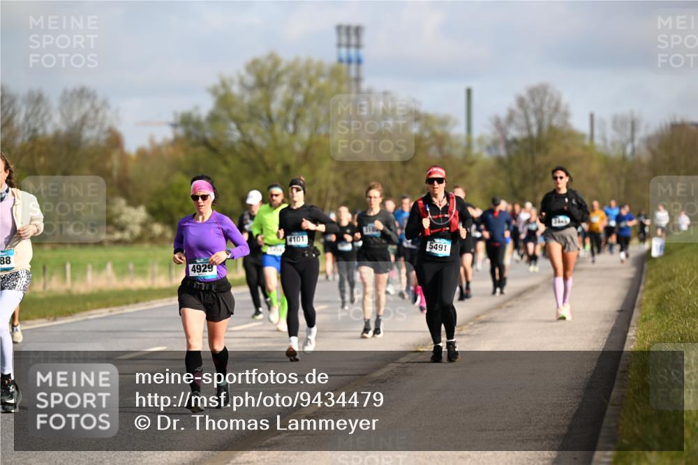 12.04.2026 - 45. Internationalen Wilhelmsburger Insellauf Dr. Thomas Lammeyer http://msf.ph/oto/9434479 12.04.2026 09:21:22 Laufen 88, 4929, 4101, 5491 meine-sportfotos.de