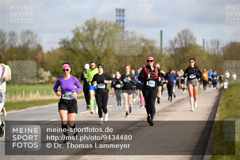 12.04.2026 - 45. Internationalen Wilhelmsburger Insellauf Dr. Thomas Lammeyer http://msf.ph/oto/9434480 12.04.2026 09:21:22 Laufen 4929, 4101, 5491 meine-sportfotos.de