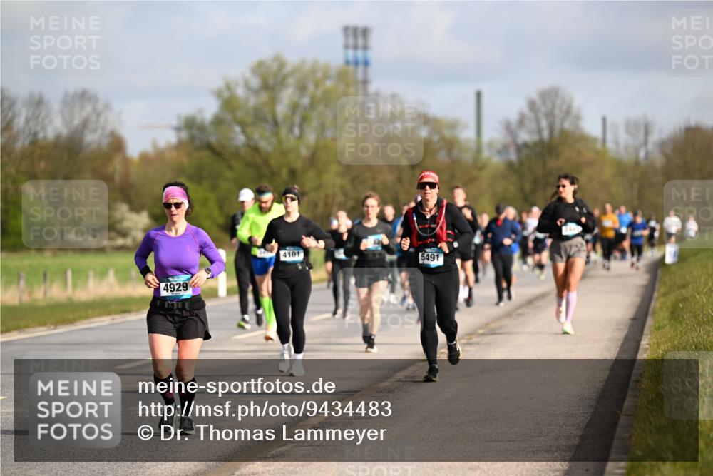 12.04.2026 - 45. Internationalen Wilhelmsburger Insellauf Dr. Thomas Lammeyer http://msf.ph/oto/9434483 12.04.2026 09:21:22 Laufen 4929, 4101, 5491 meine-sportfotos.de