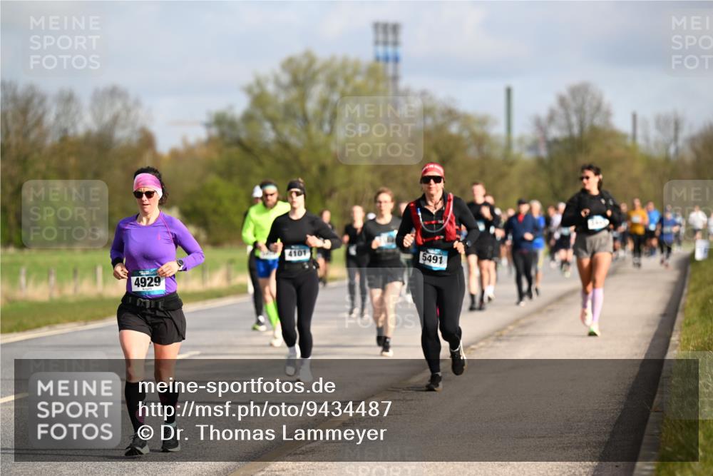 12.04.2026 - 45. Internationalen Wilhelmsburger Insellauf Dr. Thomas Lammeyer http://msf.ph/oto/9434487 12.04.2026 09:21:23 Laufen 4929, 4101, 5491 meine-sportfotos.de