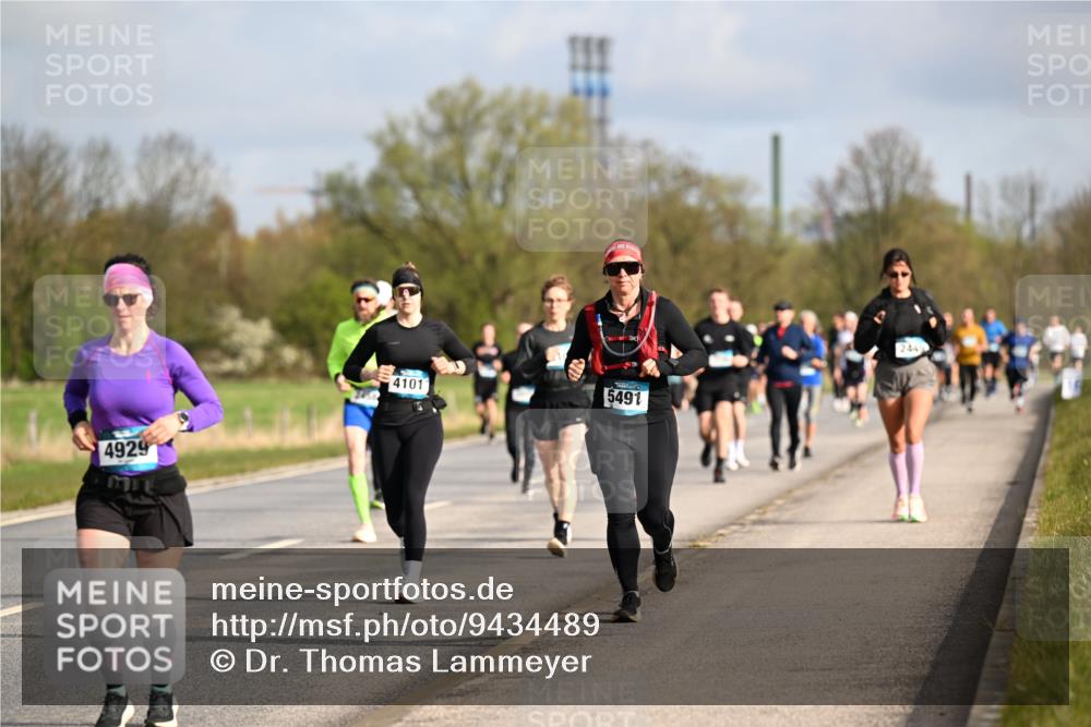 12.04.2026 - 45. Internationalen Wilhelmsburger Insellauf Dr. Thomas Lammeyer http://msf.ph/oto/9434489 12.04.2026 09:21:24 Laufen 4929, 4101, 5491, 244 meine-sportfotos.de