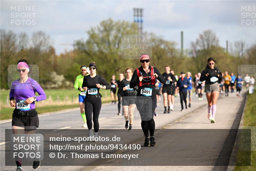 12.04.2026 - 45. Internationalen Wilhelmsburger Insellauf Dr. Thomas Lammeyer http://msf.ph/oto/9434490 12.04.2026 09:21:24 Laufen 4929, 4101, 5491, 244 meine-sportfotos.de