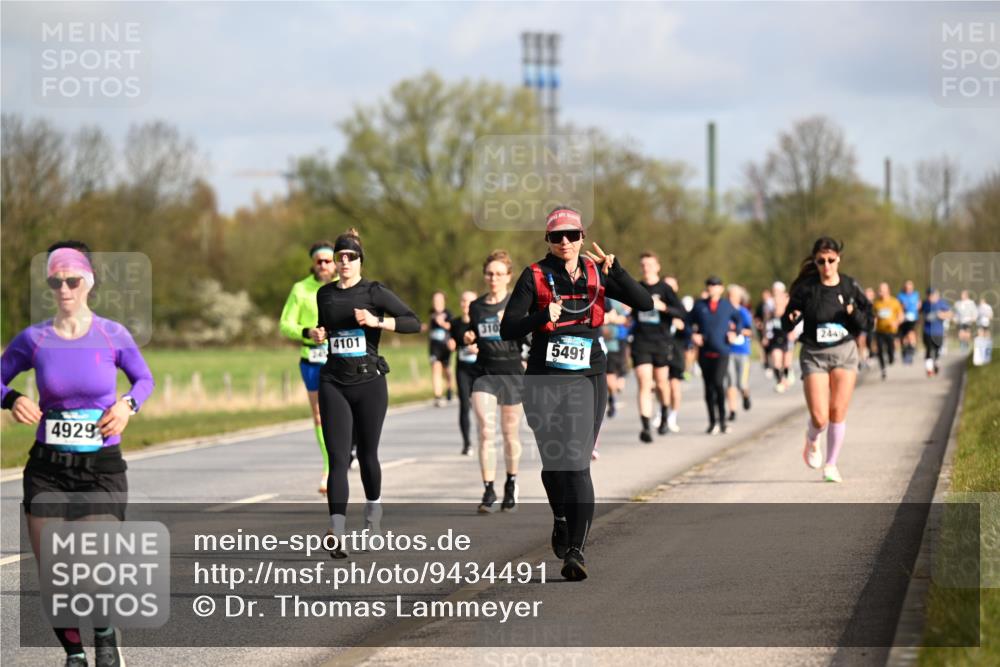 12.04.2026 - 45. Internationalen Wilhelmsburger Insellauf Dr. Thomas Lammeyer http://msf.ph/oto/9434491 12.04.2026 09:21:24 Laufen 4929, 4101, 310, 2449, 5491 meine-sportfotos.de
