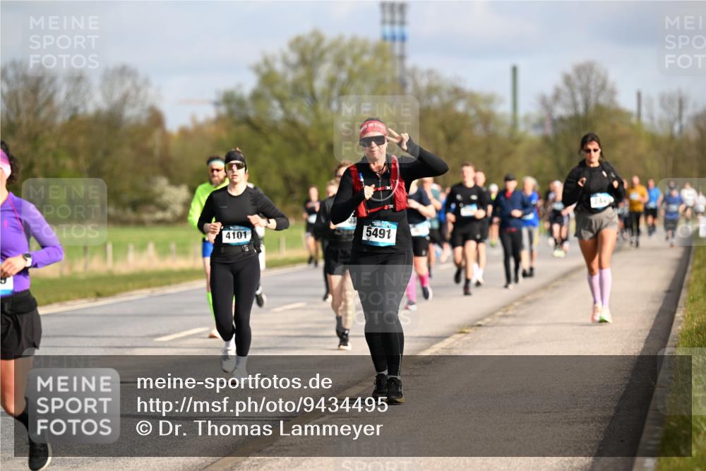 12.04.2026 - 45. Internationalen Wilhelmsburger Insellauf Dr. Thomas Lammeyer http://msf.ph/oto/9434495 12.04.2026 09:21:25 Laufen 4101, 5491 meine-sportfotos.de