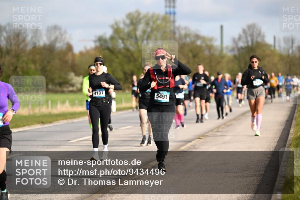 12.04.2026 - 45. Internationalen Wilhelmsburger Insellauf Dr. Thomas Lammeyer http://msf.ph/oto/9434496 12.04.2026 09:21:25 Laufen 4101, 5491, 2449 meine-sportfotos.de