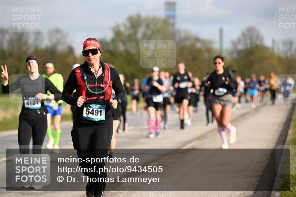 12.04.2026 - 45. Internationalen Wilhelmsburger Insellauf Dr. Thomas Lammeyer http://msf.ph/oto/9434505 12.04.2026 09:21:27 Laufen 4101, 5491 meine-sportfotos.de
