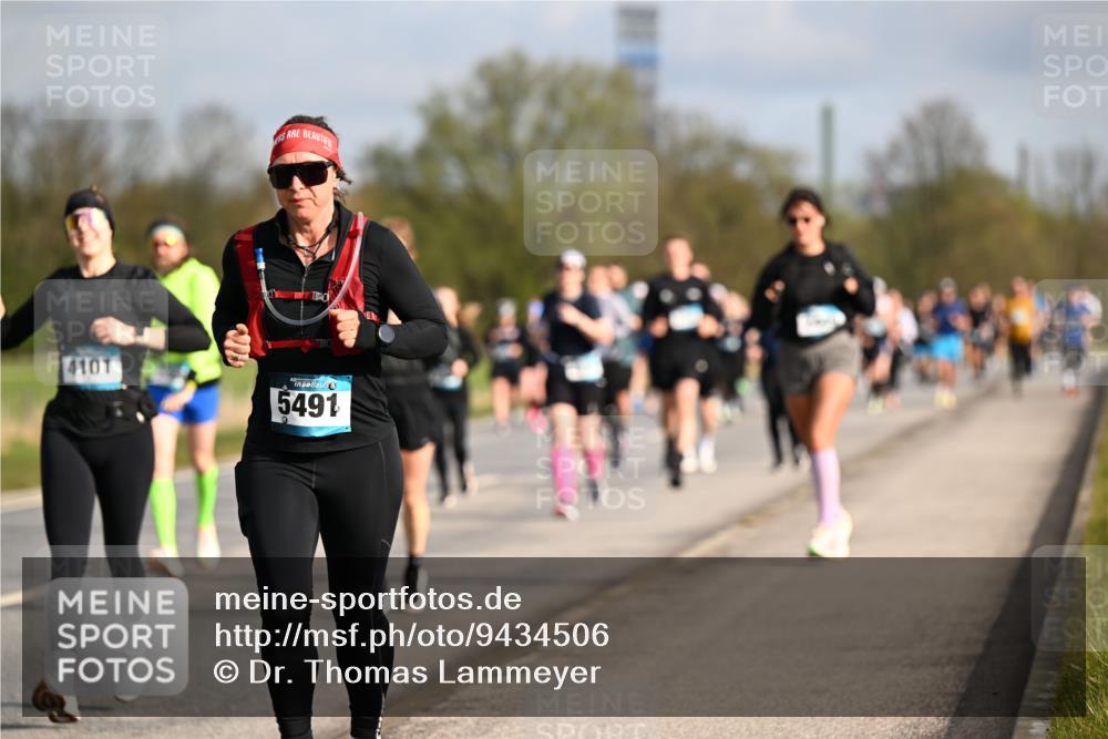 12.04.2026 - 45. Internationalen Wilhelmsburger Insellauf Dr. Thomas Lammeyer http://msf.ph/oto/9434506 12.04.2026 09:21:27 Laufen 4101, 5491 meine-sportfotos.de