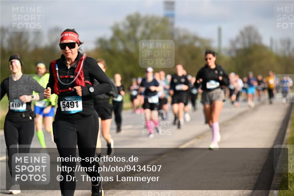 12.04.2026 - 45. Internationalen Wilhelmsburger Insellauf Dr. Thomas Lammeyer http://msf.ph/oto/9434507 12.04.2026 09:21:27 Laufen 4101, 491 meine-sportfotos.de