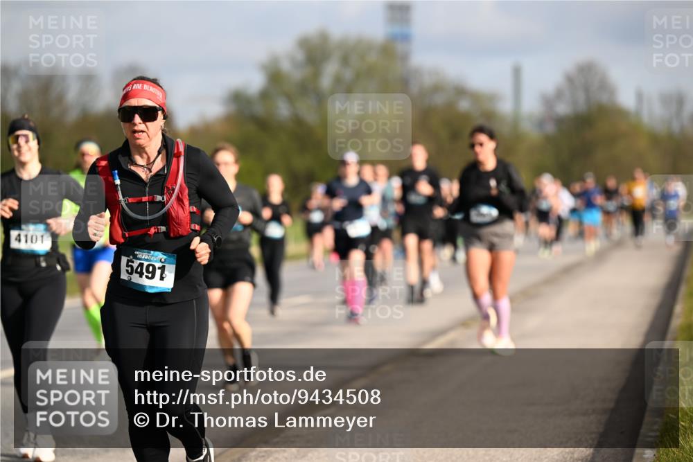 12.04.2026 - 45. Internationalen Wilhelmsburger Insellauf Dr. Thomas Lammeyer http://msf.ph/oto/9434508 12.04.2026 09:21:27 Laufen 4101, 5491 meine-sportfotos.de
