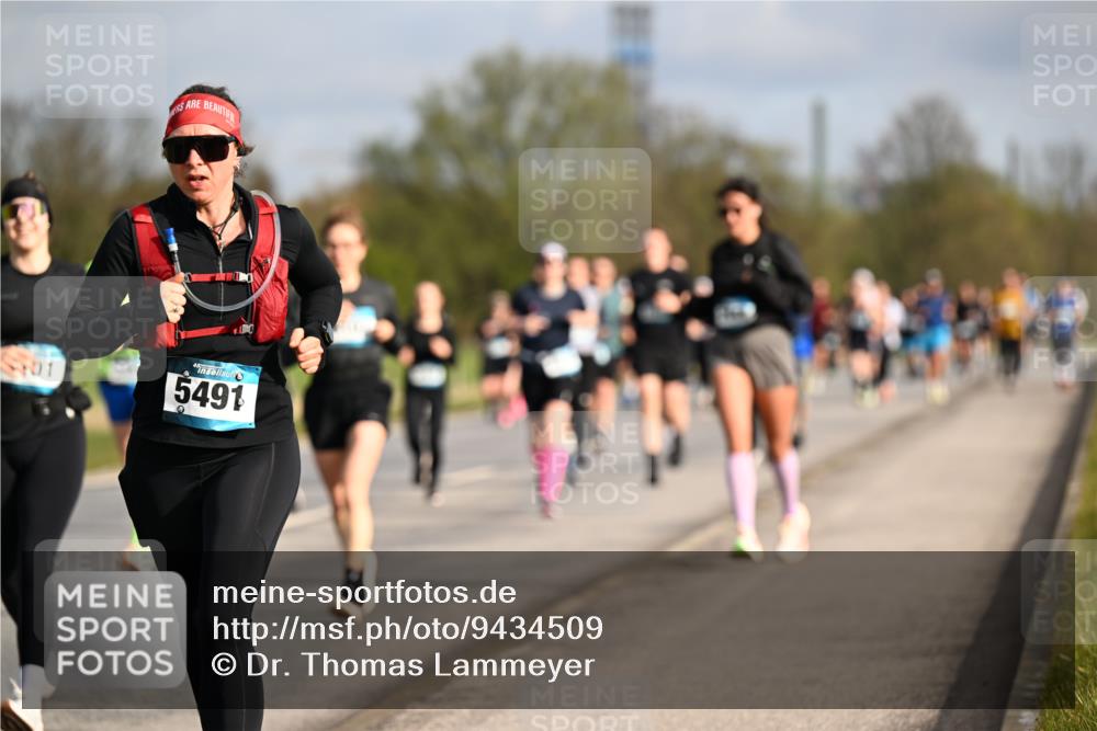 12.04.2026 - 45. Internationalen Wilhelmsburger Insellauf Dr. Thomas Lammeyer http://msf.ph/oto/9434509 12.04.2026 09:21:27 Laufen 01, 5491 meine-sportfotos.de