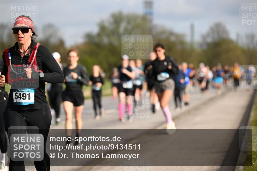 12.04.2026 - 45. Internationalen Wilhelmsburger Insellauf Dr. Thomas Lammeyer http://msf.ph/oto/9434511 12.04.2026 09:21:28 Laufen 45, 5491 meine-sportfotos.de