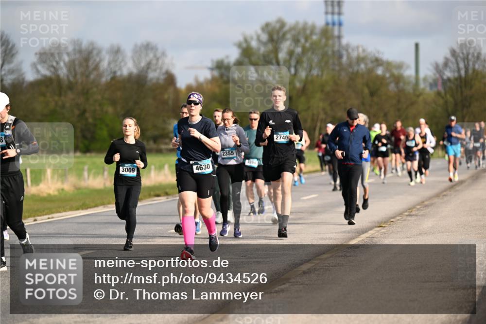 12.04.2026 - 45. Internationalen Wilhelmsburger Insellauf Dr. Thomas Lammeyer http://msf.ph/oto/9434526 12.04.2026 09:21:31 Laufen 8, 3009, 4630, 2355, 3394, 2746 meine-sportfotos.de