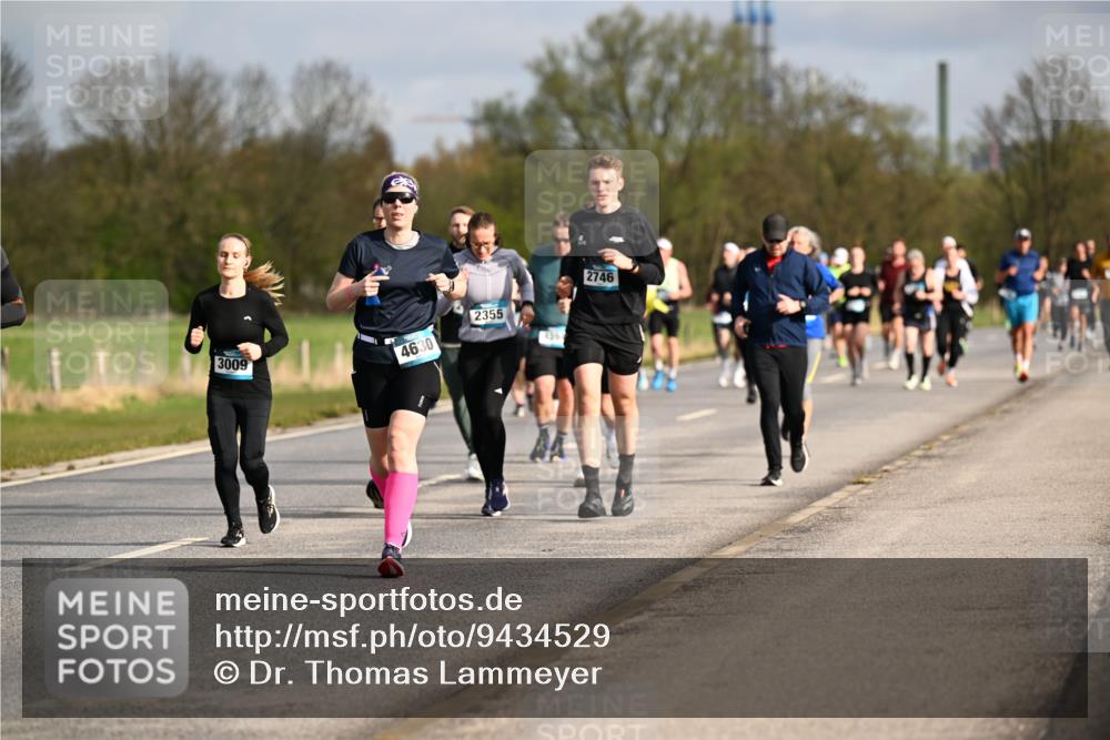12.04.2026 - 45. Internationalen Wilhelmsburger Insellauf Dr. Thomas Lammeyer http://msf.ph/oto/9434529 12.04.2026 09:21:31 Laufen 3009, 4630, 2355, 135, 2746 meine-sportfotos.de