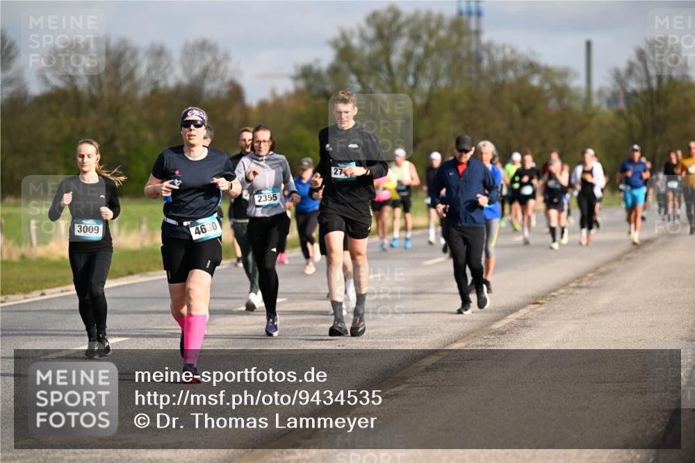 12.04.2026 - 45. Internationalen Wilhelmsburger Insellauf Dr. Thomas Lammeyer http://msf.ph/oto/9434535 12.04.2026 09:21:32 Laufen 3009, 4630, 2355, 27 meine-sportfotos.de