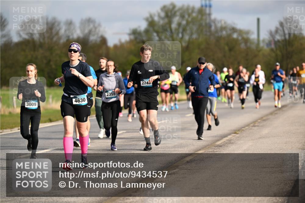 12.04.2026 - 45. Internationalen Wilhelmsburger Insellauf Dr. Thomas Lammeyer http://msf.ph/oto/9434537 12.04.2026 09:21:32 Laufen 2355, 3009, 4630, 274 meine-sportfotos.de