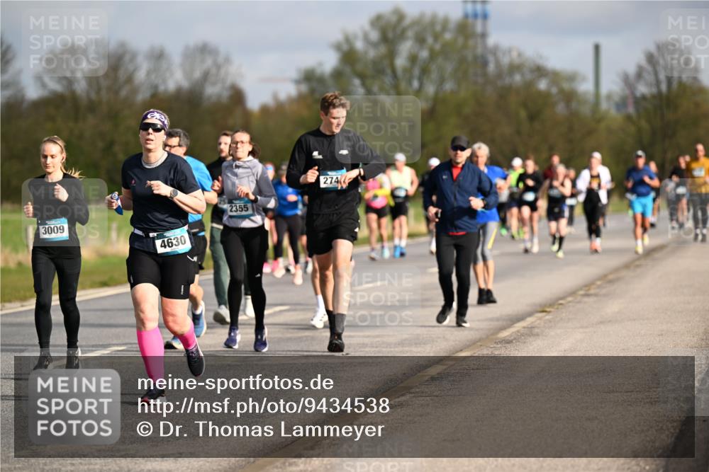 12.04.2026 - 45. Internationalen Wilhelmsburger Insellauf Dr. Thomas Lammeyer http://msf.ph/oto/9434538 12.04.2026 09:21:32 Laufen 3009, 4630, 2355, 274 meine-sportfotos.de