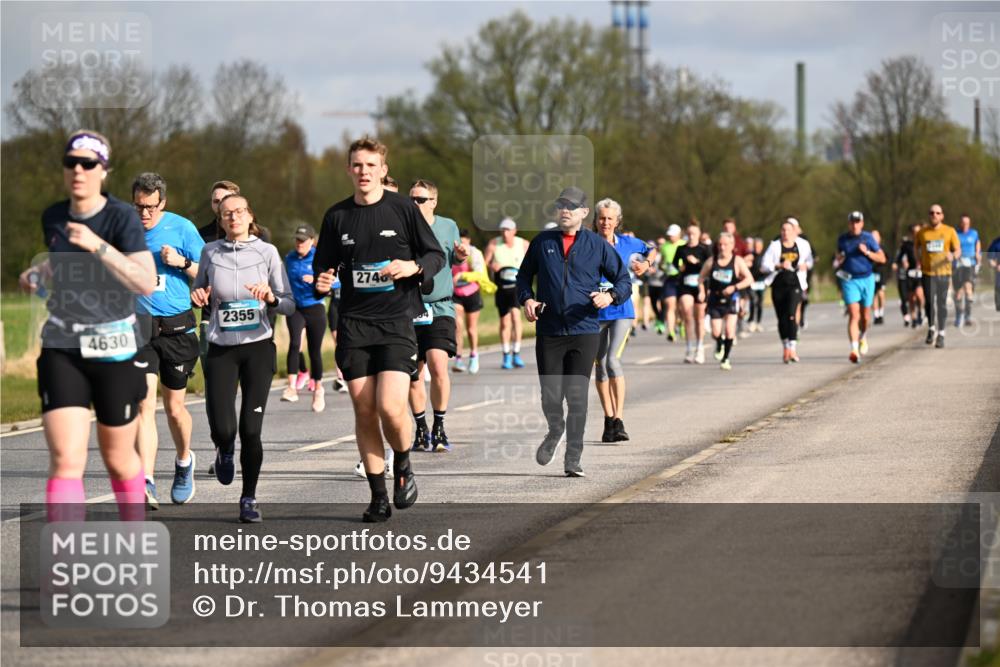 12.04.2026 - 45. Internationalen Wilhelmsburger Insellauf Dr. Thomas Lammeyer http://msf.ph/oto/9434541 12.04.2026 09:21:33 Laufen 4630, 2355, 274, 04 meine-sportfotos.de