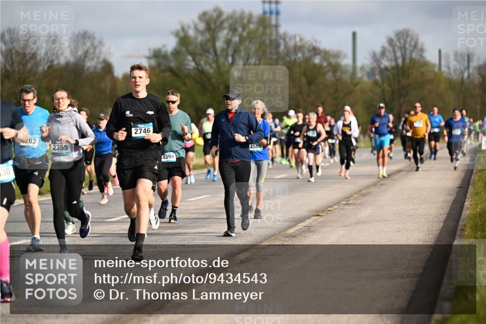 12.04.2026 - 45. Internationalen Wilhelmsburger Insellauf Dr. Thomas Lammeyer http://msf.ph/oto/9434543 12.04.2026 09:21:33 Laufen 30, 263, 2355, 2746, 4394, 4585 meine-sportfotos.de