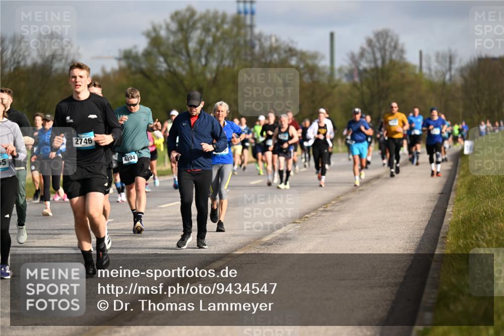 12.04.2026 - 45. Internationalen Wilhelmsburger Insellauf Dr. Thomas Lammeyer http://msf.ph/oto/9434547 12.04.2026 09:21:34 Laufen 55, 2746, 4394 meine-sportfotos.de