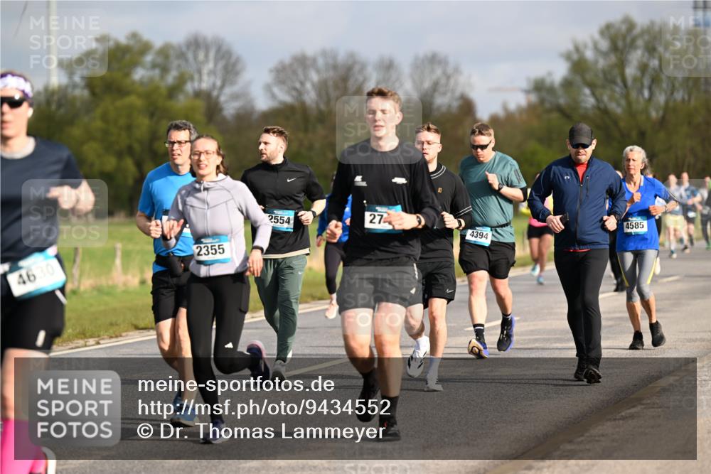 12.04.2026 - 45. Internationalen Wilhelmsburger Insellauf Dr. Thomas Lammeyer http://msf.ph/oto/9434552 12.04.2026 09:21:35 Laufen 4630, 2355, 4585, 27, 2554, 4394 meine-sportfotos.de