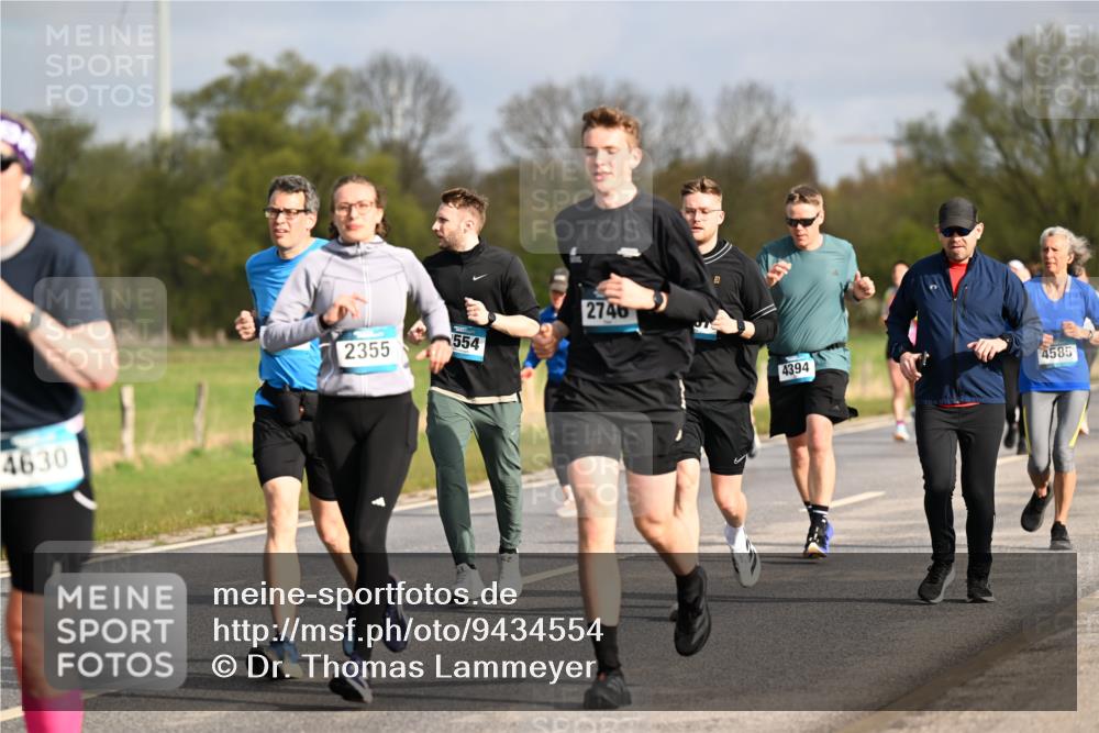 12.04.2026 - 45. Internationalen Wilhelmsburger Insellauf Dr. Thomas Lammeyer http://msf.ph/oto/9434554 12.04.2026 09:21:35 Laufen 4630, 2355, 554, 2746, 4394, 4585 meine-sportfotos.de