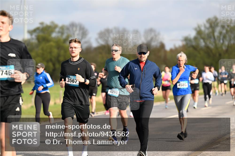 12.04.2026 - 45. Internationalen Wilhelmsburger Insellauf Dr. Thomas Lammeyer http://msf.ph/oto/9434562 12.04.2026 09:21:37 Laufen 746, 3567, 4394, 4585 meine-sportfotos.de