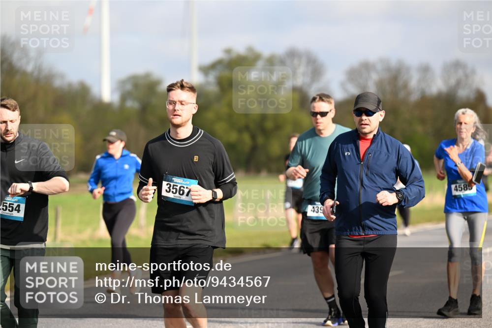 12.04.2026 - 45. Internationalen Wilhelmsburger Insellauf Dr. Thomas Lammeyer http://msf.ph/oto/9434567 12.04.2026 09:21:38 Laufen 554, 3567, 4585, 439 meine-sportfotos.de