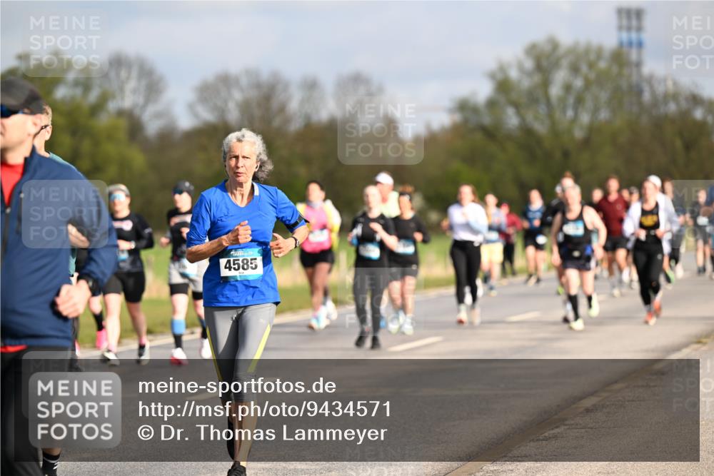 12.04.2026 - 45. Internationalen Wilhelmsburger Insellauf Dr. Thomas Lammeyer http://msf.ph/oto/9434571 12.04.2026 09:21:39 Laufen 4585 meine-sportfotos.de
