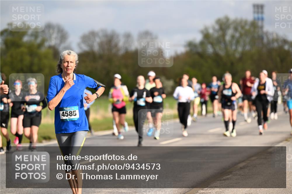 12.04.2026 - 45. Internationalen Wilhelmsburger Insellauf Dr. Thomas Lammeyer http://msf.ph/oto/9434573 12.04.2026 09:21:40 Laufen 4585 meine-sportfotos.de