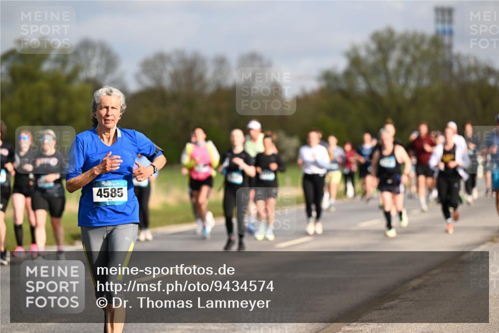 12.04.2026 - 45. Internationalen Wilhelmsburger Insellauf Dr. Thomas Lammeyer http://msf.ph/oto/9434574 12.04.2026 09:21:40 Laufen 4585 meine-sportfotos.de