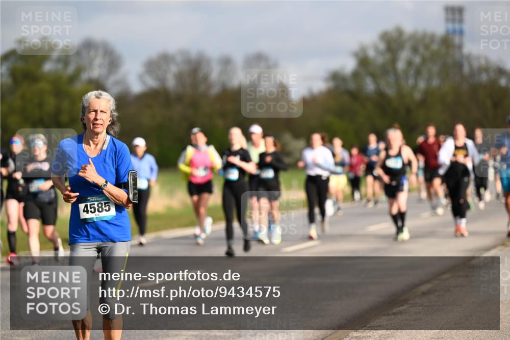12.04.2026 - 45. Internationalen Wilhelmsburger Insellauf Dr. Thomas Lammeyer http://msf.ph/oto/9434575 12.04.2026 09:21:40 Laufen 4585 meine-sportfotos.de