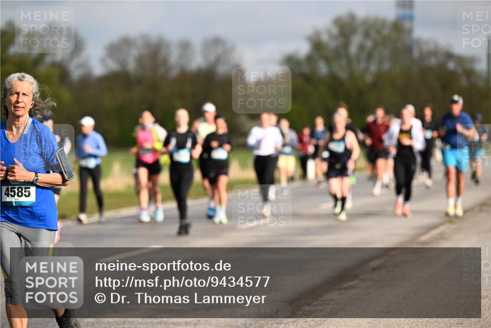 12.04.2026 - 45. Internationalen Wilhelmsburger Insellauf Dr. Thomas Lammeyer http://msf.ph/oto/9434577 12.04.2026 09:21:40 Laufen 4585 meine-sportfotos.de