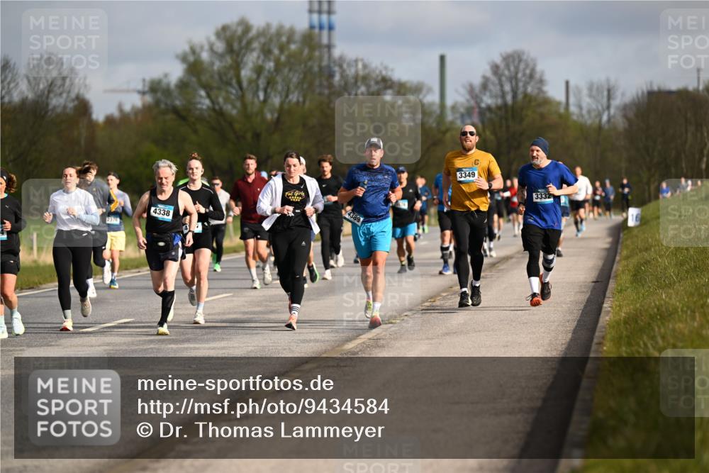 12.04.2026 - 45. Internationalen Wilhelmsburger Insellauf Dr. Thomas Lammeyer http://msf.ph/oto/9434584 12.04.2026 09:21:41 Laufen 2376, 4338, 4389, 3349, 3332 meine-sportfotos.de