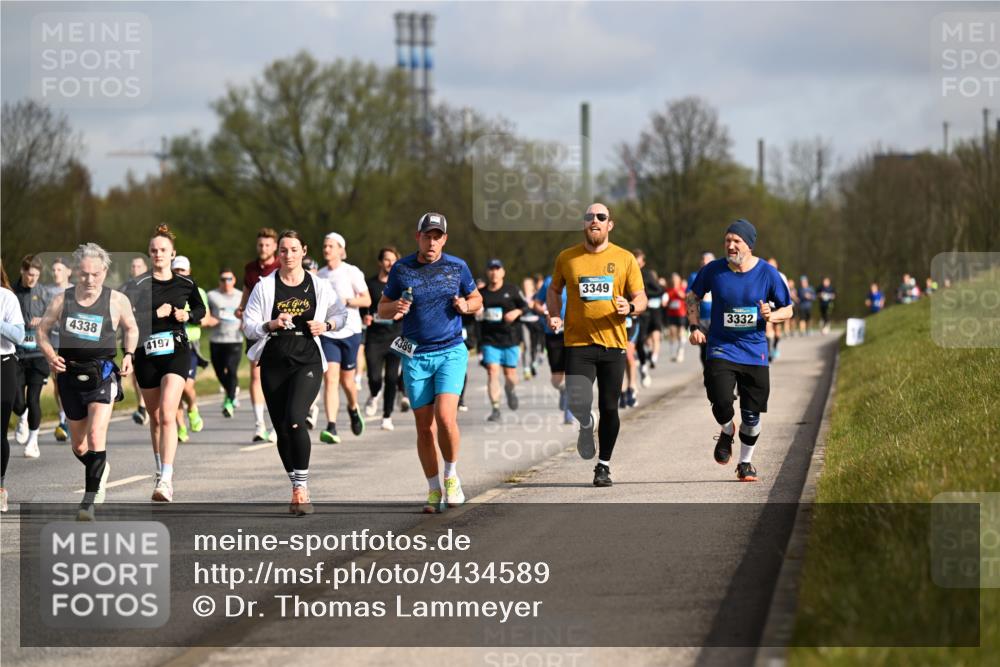 12.04.2026 - 45. Internationalen Wilhelmsburger Insellauf Dr. Thomas Lammeyer http://msf.ph/oto/9434589 12.04.2026 09:21:43 Laufen 40, 4338, 4197, 4389, 3349, 3332 meine-sportfotos.de