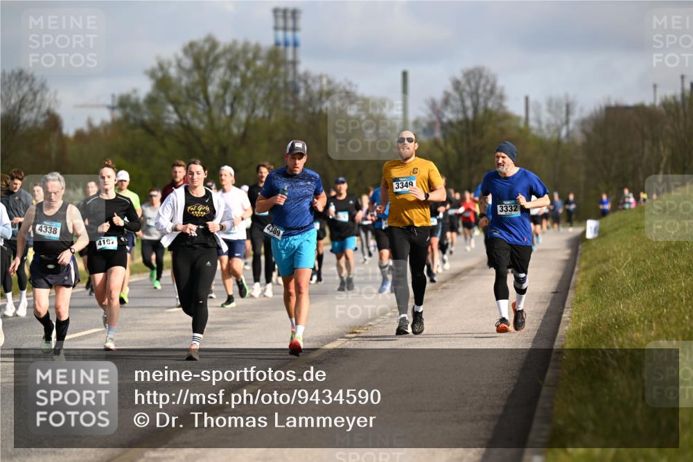 12.04.2026 - 45. Internationalen Wilhelmsburger Insellauf Dr. Thomas Lammeyer http://msf.ph/oto/9434590 12.04.2026 09:21:43 Laufen 4338, 4197, 4389, 3349, 3332 meine-sportfotos.de