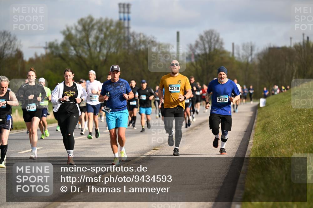 12.04.2026 - 45. Internationalen Wilhelmsburger Insellauf Dr. Thomas Lammeyer http://msf.ph/oto/9434593 12.04.2026 09:21:43 Laufen 4197, 4389, 3349, 3332 meine-sportfotos.de