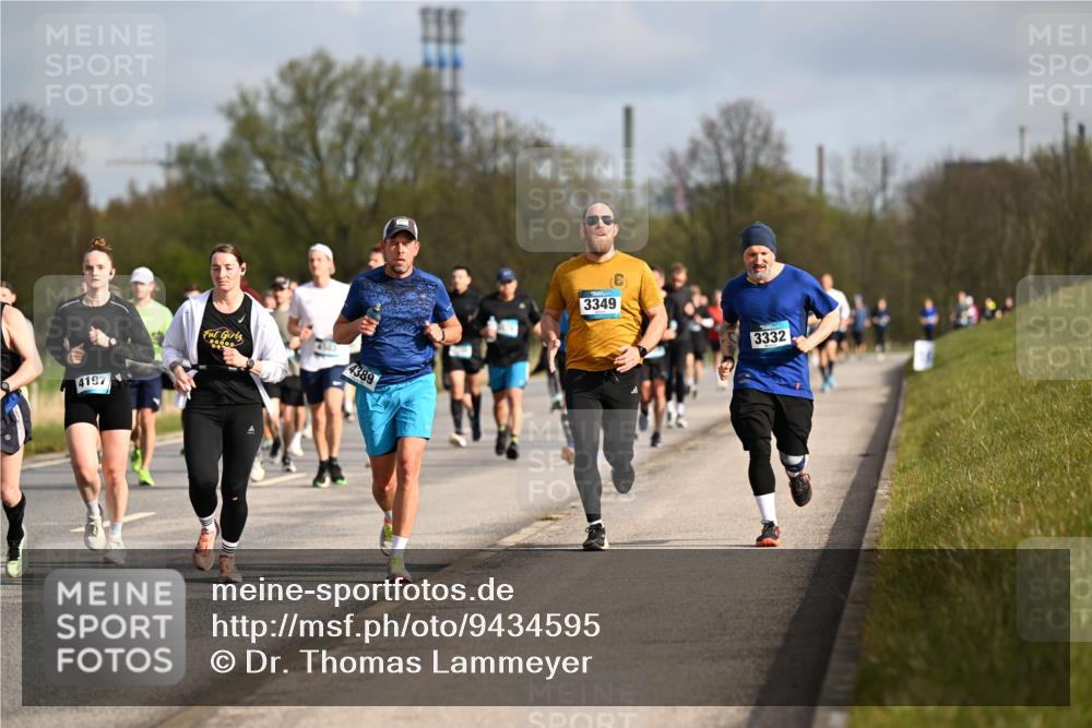 12.04.2026 - 45. Internationalen Wilhelmsburger Insellauf Dr. Thomas Lammeyer http://msf.ph/oto/9434595 12.04.2026 09:21:44 Laufen 4197, 4389, 3349, 3332 meine-sportfotos.de