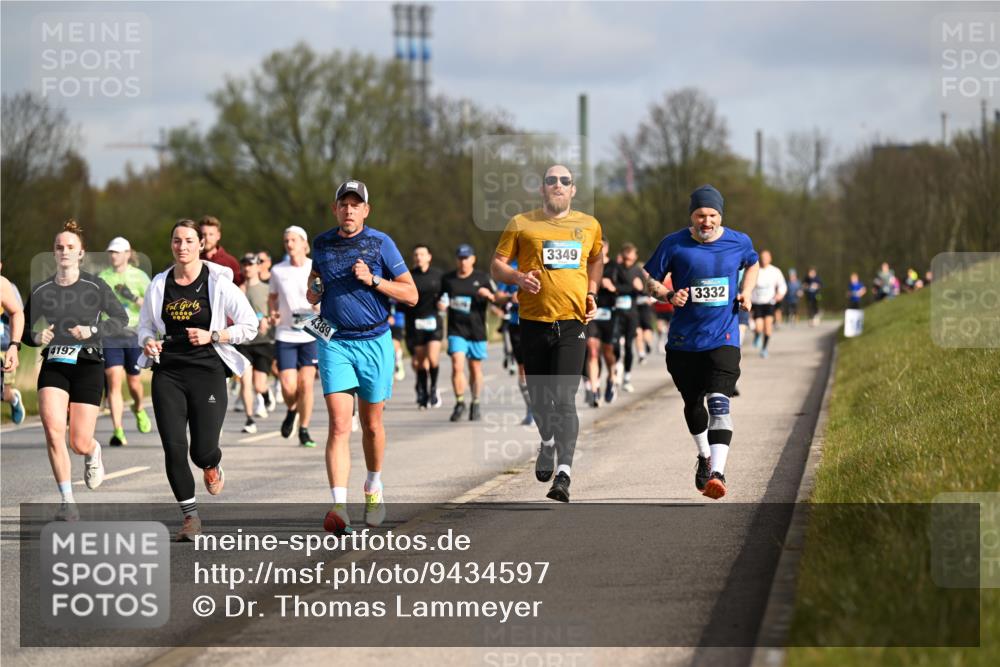 12.04.2026 - 45. Internationalen Wilhelmsburger Insellauf Dr. Thomas Lammeyer http://msf.ph/oto/9434597 12.04.2026 09:21:44 Laufen 4197, 4389, 3349, 3332 meine-sportfotos.de