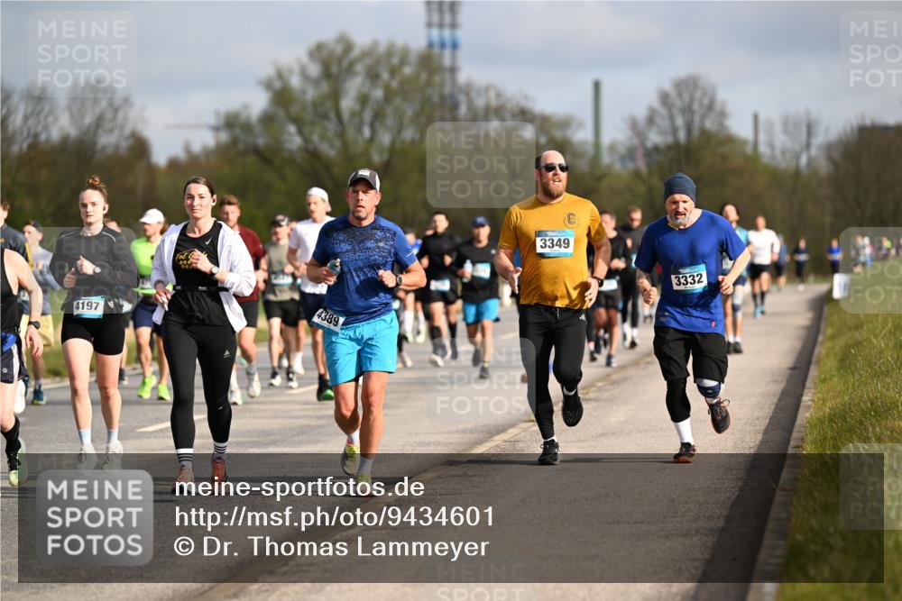 12.04.2026 - 45. Internationalen Wilhelmsburger Insellauf Dr. Thomas Lammeyer http://msf.ph/oto/9434601 12.04.2026 09:21:45 Laufen 4389, 4197, 3349, 3332 meine-sportfotos.de