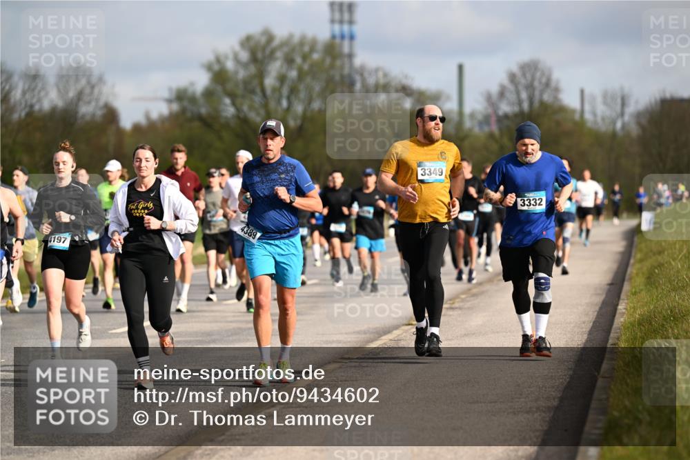12.04.2026 - 45. Internationalen Wilhelmsburger Insellauf Dr. Thomas Lammeyer http://msf.ph/oto/9434602 12.04.2026 09:21:45 Laufen 4197, 4389, 3349, 3332 meine-sportfotos.de