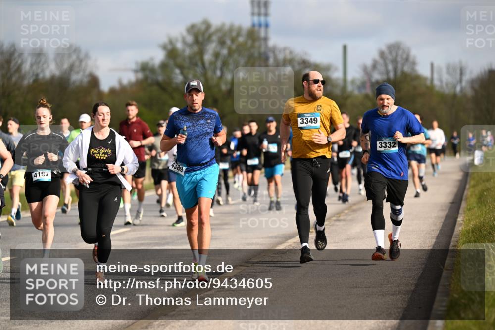 12.04.2026 - 45. Internationalen Wilhelmsburger Insellauf Dr. Thomas Lammeyer http://msf.ph/oto/9434605 12.04.2026 09:21:45 Laufen 4197, 4389, 3349, 3332 meine-sportfotos.de