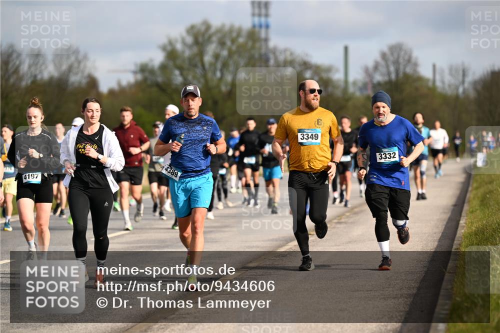 12.04.2026 - 45. Internationalen Wilhelmsburger Insellauf Dr. Thomas Lammeyer http://msf.ph/oto/9434606 12.04.2026 09:21:45 Laufen 4197, 4389, 3349, 3332 meine-sportfotos.de